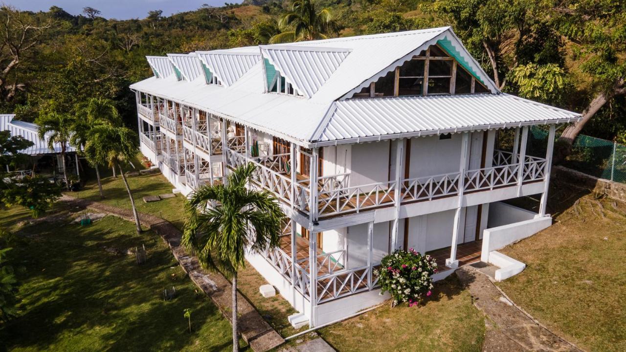 South West Bay Cabañas Fresh Water Bay Exterior foto