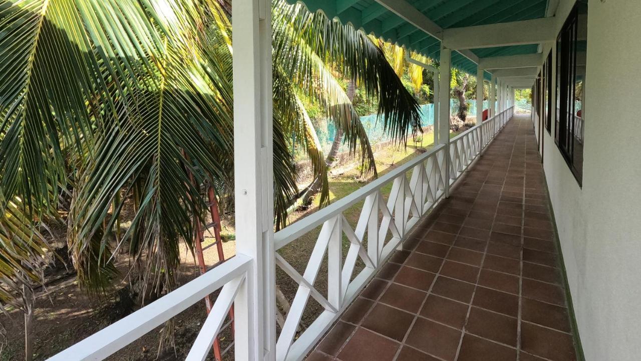 South West Bay Cabañas Fresh Water Bay Exterior foto