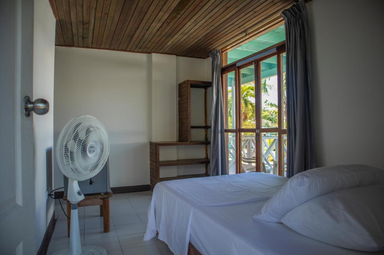 South West Bay Cabañas Fresh Water Bay Exterior foto