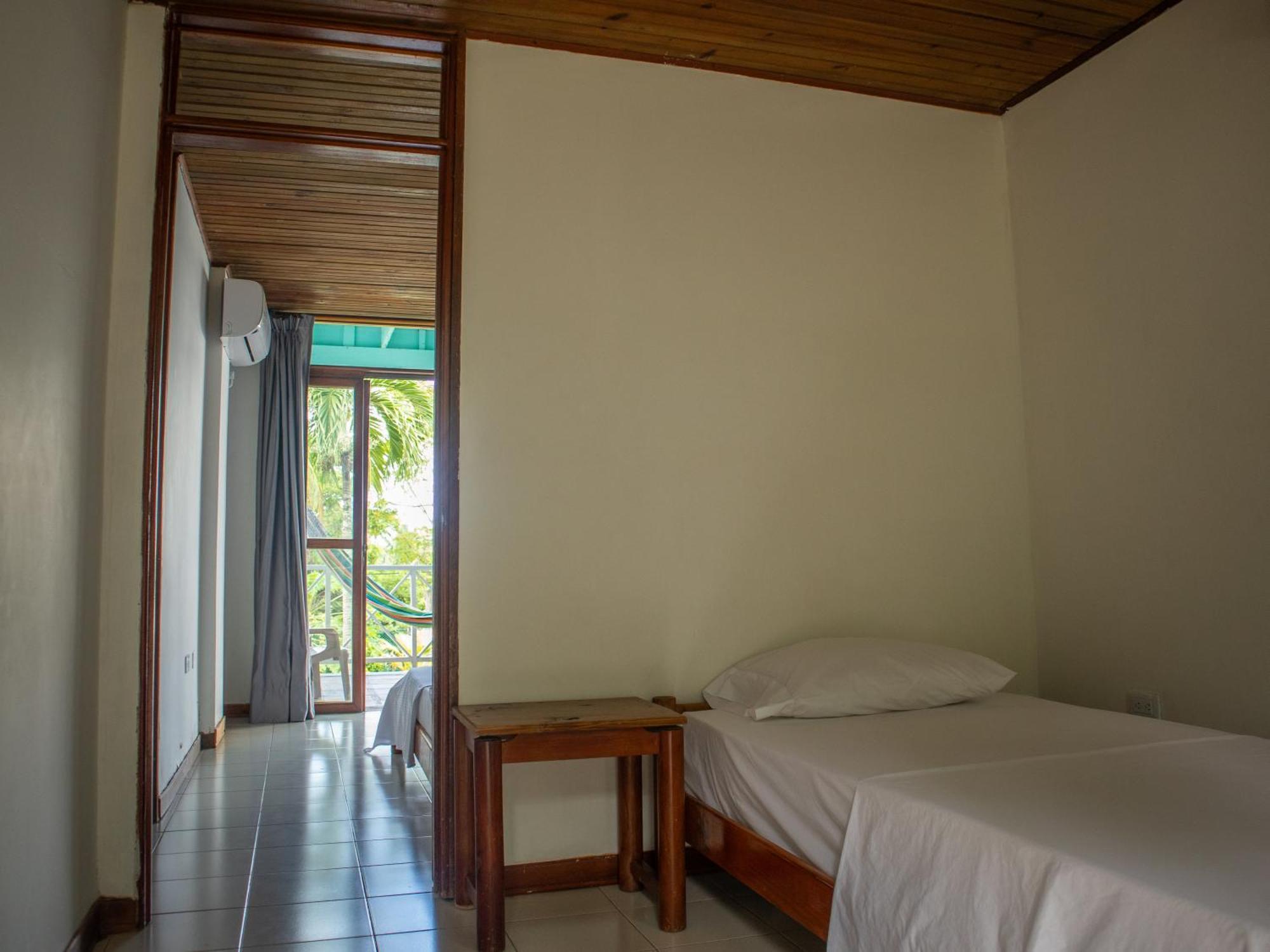 South West Bay Cabañas Fresh Water Bay Exterior foto